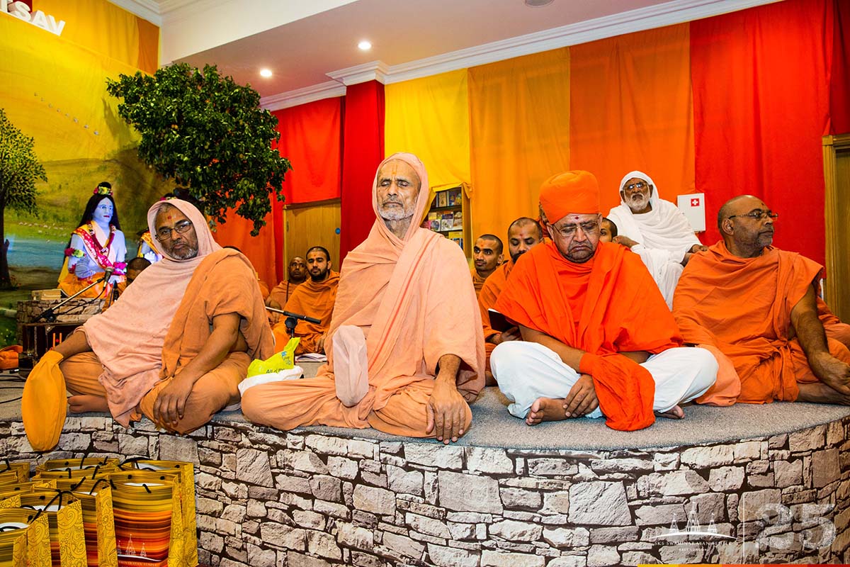 ©1987-2017 SKS Swaminarayan Temple East London